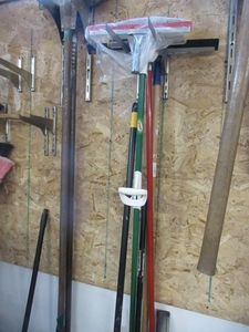 lot 269 image: SQUEEGEES AND MOPS