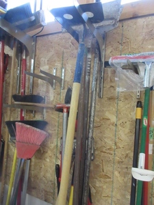 lot 270 image: TREE BRANCH CUTTER, LOPER, SANDERS WITH EXTENSION POLES, MORE