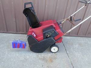 Toro Powercurve snow thrower. We think 5hp Used condition. Tested & works. As shown.