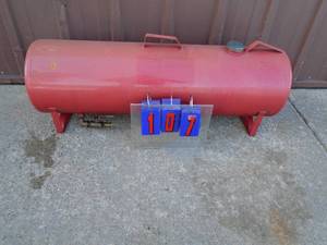 Fuel tank. Smells like diesel. 10 x 36. Approx 12 gal with ball shut off valve. Looks very clean. As shown.