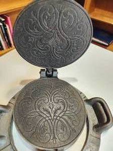 Vintage Jotul Krumkake Iron