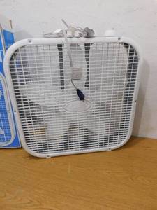 lot 142 image: Lasko 20 in. 3 Speed White Box Fan with Save-Smart Technology for Energy Efficiency