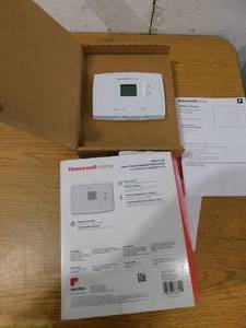 lot 76 image: Honeywell Home  Horizontal Non-Programmable Thermostat