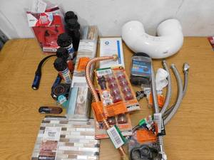 lot 128 image: Mix lot of goods.