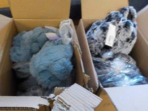 13 Pair of New Slippers size S...