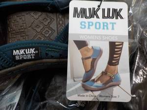 12 Pair Mukluk Sport Womens size 7...