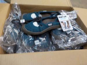 12 Pair Mukluk Sport Womens size 7...