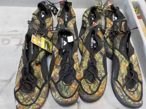 4 Pair Water Shoes Mens 78 and 9...