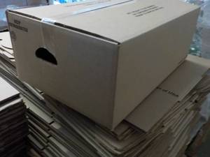8 Extra Sturdy Boxes with Handles 2...