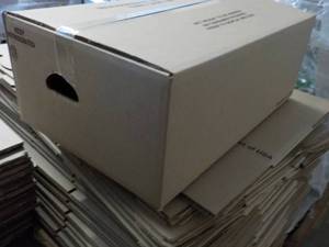 8 Extra Sturdy Boxes with Handles 2...