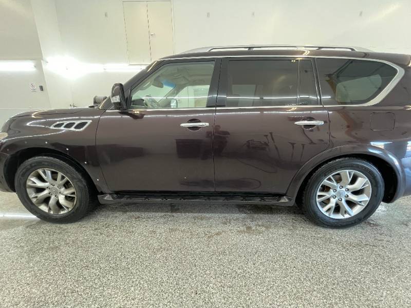 2011 Infiniti QX56 - 2 OWNERS - AWD