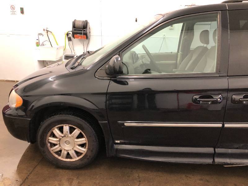 2006 Chrysler Town and Country Touring