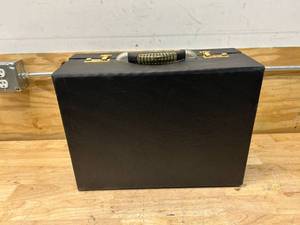 lot 39 image: BriefcasePortable Display Case