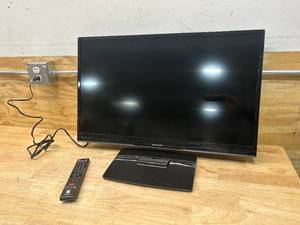 lot 42 image: SHARP 32- LED - 1080p - 60Hz - HDTV