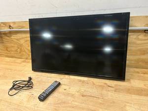 lot 44 image: SAMSUNG 32 LED TV (UN32F5000AF)