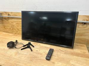 lot 45 image: SAMSUNG 32 LED TV (UN32J5003AF)