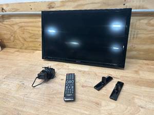 lot 50 image: INSIGNIA 24 LED TV (NS-24D510NA17)
