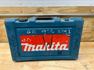 lot 86 image: MAKITA 1 AVT Rotary Hammer, accepts SDSPLUS bits -with Case