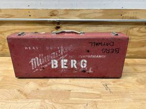 lot 89 image: MILWAUKEE 13 Amp 1-18 in. Stroke Sawzall Orbital Reciprocating Saw With Hard Case