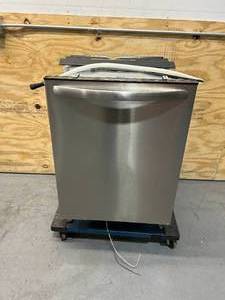 lot 102 image: FRIGIDAIRE LFID2426TF5A Dishwasher