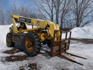 lot 2 image: DynaLift D4P80 TCI Telehandler