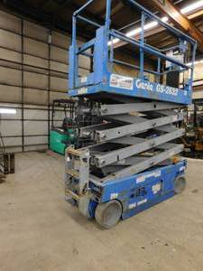 lot 9 image: 2014 Genie GS2632 Scissor Lift