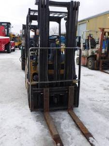 lot 16 image: 2001 Cat GC25K LP Forklift