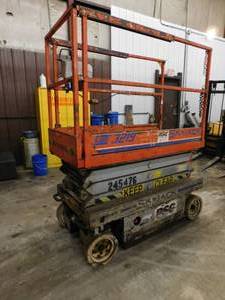 lot 25 image: 1998 SkyJack SJIII3219 Scissor Lift