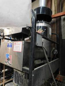 lot 27 image: Aaladin Power Washer  Steamer with Hose Reel and Wand