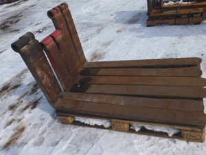 lot 49 image: 3 - Sets of Shaft Style Forklift Forks