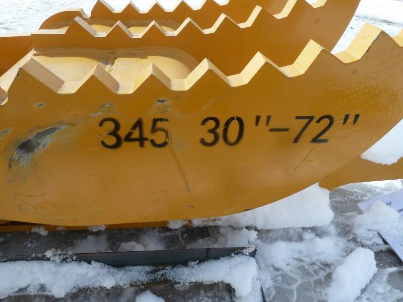 lot 23 image: Landherd Excavator Thumb Cat 345D