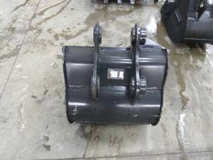 lot 61 image: LANDHERD Mini Excavator Bucket Cat 305E2