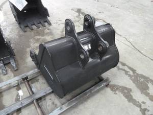 lot 62 image: LANDHERD HD Mini Excavator Bucket Cat 305E2