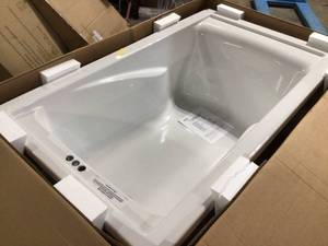 lot 5 image: American Standard  EverClean 5 ft. x 36 in. Soaking Tub with Reversible Drain in White review pictures