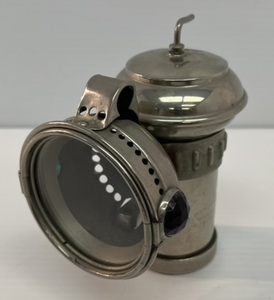 lot 39 image: Antique 1905-10 Hine-Watt Mfg. Co. Columbia Model C Carbide Bicycle Light,Lamp