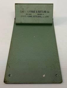 lot 45 image: Very RARE Vintage Beverage & Bottling Co. Metal Clipboard With Hamms Beer On It