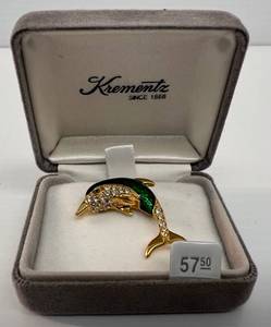 lot 71 image: Vintage Dolphin Brooch