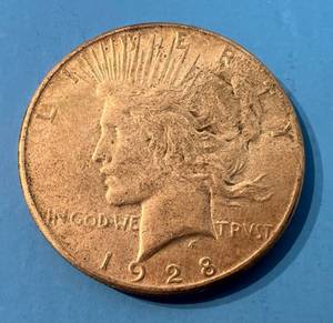 lot 153 image: 1928 S Peace Dollar In Protective Case