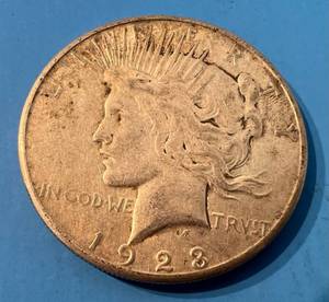 lot 156 image: 1923 S Peace Dollar In Protective Case
