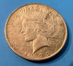 lot 157 image: 1922  Peace Dollar In Protective Case
