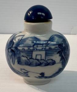 lot 168 image: Antique Chinese Blue & White Snuff Bottle 3