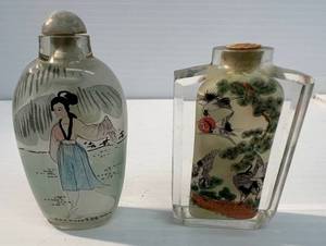 lot 172 image: Two Antique Internal Reverse Painted Glass Snuff Bottles 3 1 Missing Top