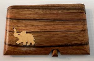 lot 197 image: Vintage Wooden Cigarette Holder 5 14 x 3 12