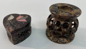 lot 200 image: Two Antique Soapstone Items