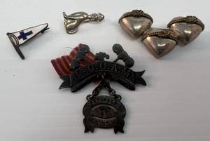 lot 211 image: Group Of Misc. Sterling Silver Items Including Cat Pin, Hearts Pin, Very Old Jr. Q.U.A.M. Pin And More 31 Grams