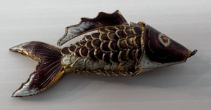 lot 260 image: Antique Chinese Cloisonne Fish Pendant Possible Gold 3 14