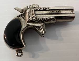 lot 264 image: Vintage Victory Minnesota Derringer Cap Gun 2 14