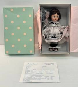 lot 285 image: Vintage Madame Alexander Doll Party Dress Wendy NIB