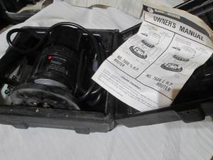 lot 13 image: Black and Decker router kit in hard...