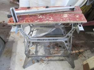 lot 21 image: Black and Decker portable workmate...